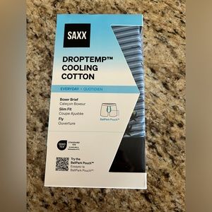 SAXX DropTemp Cooling Men’s Boxer Briefs Size Small